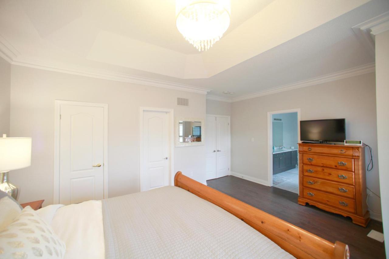 Beautiful 4 Bedroom Upper Unit Of Home, No Shared Spaces Georgetown Exterior photo